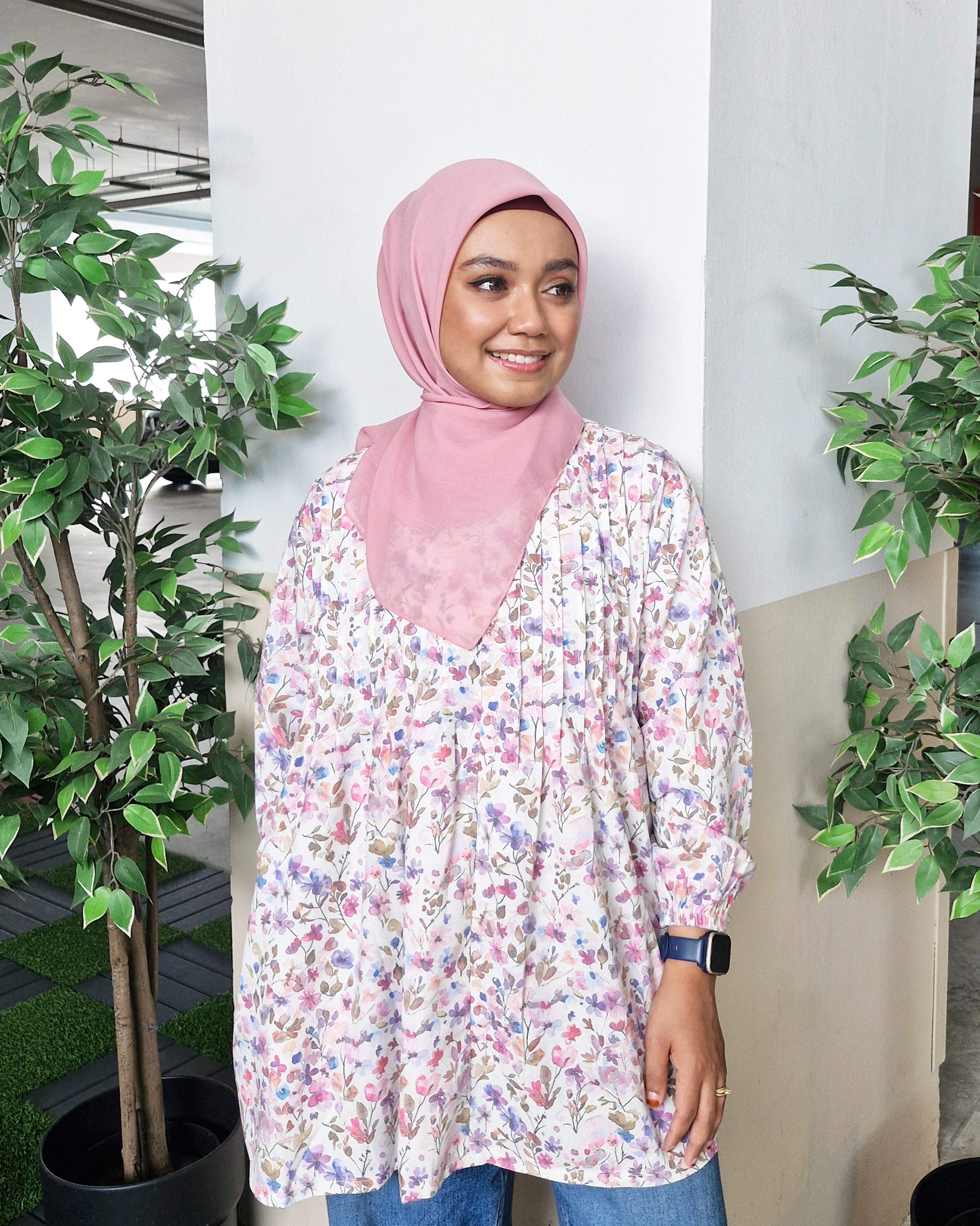 Fyza Linen Pleated Top
