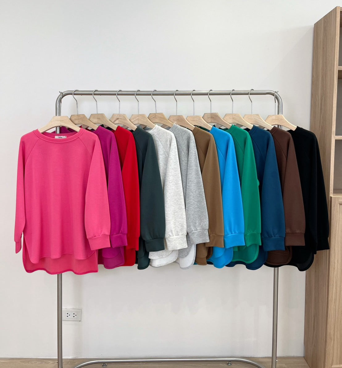 Ari Curved Comfortable Pullover