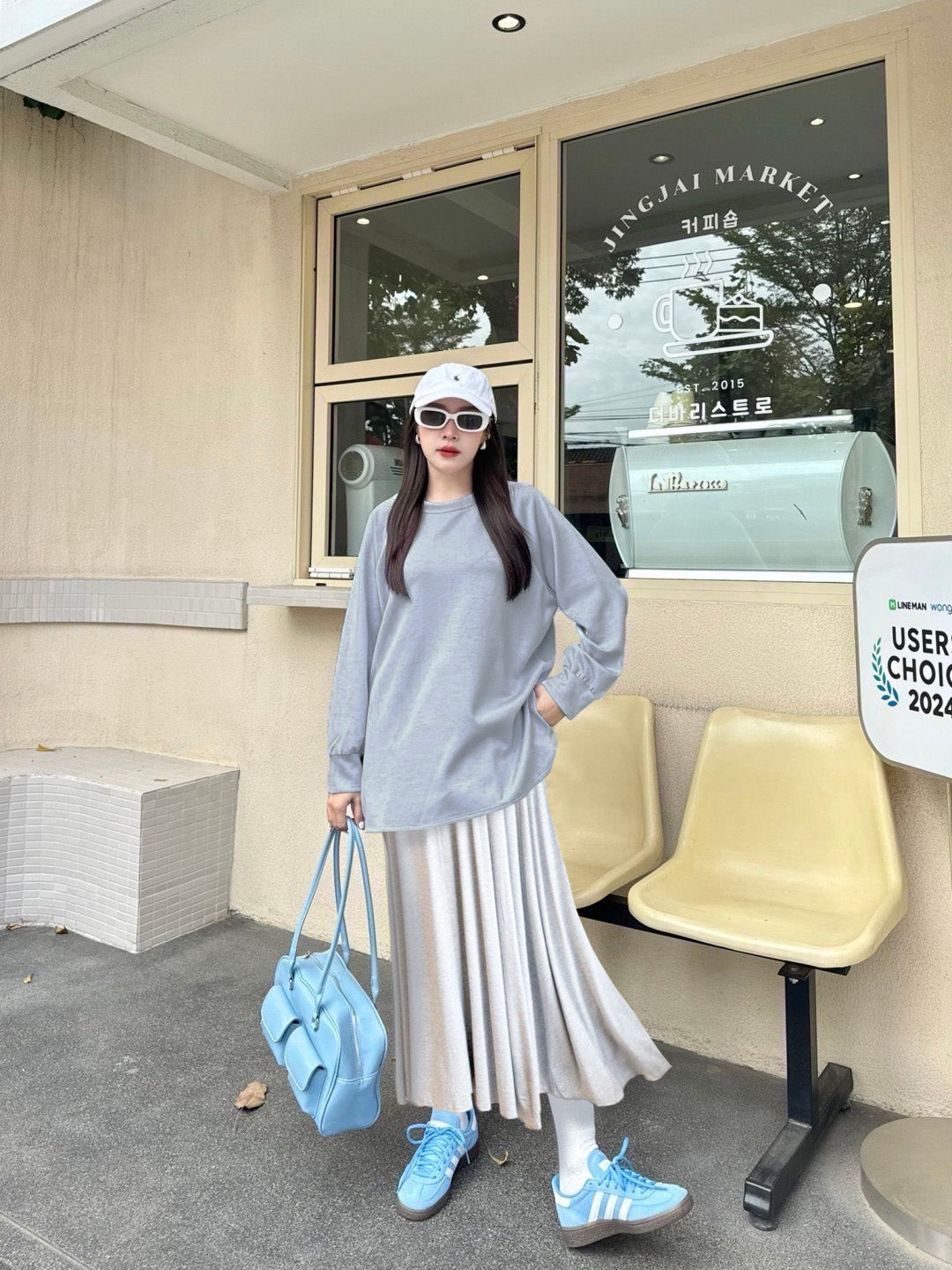 Ari Curved Comfortable Pullover