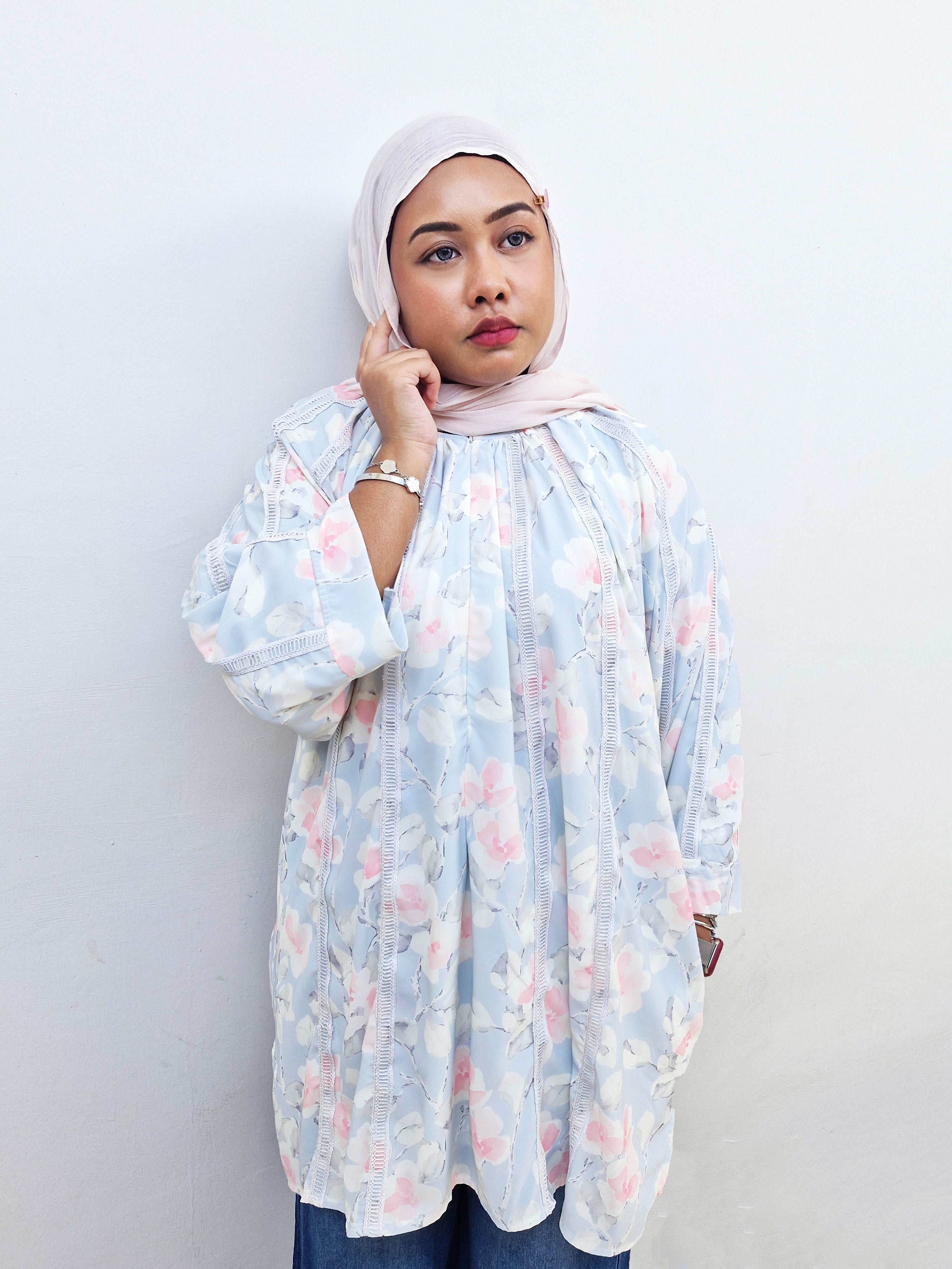 Ryla Printed Lace Raglan