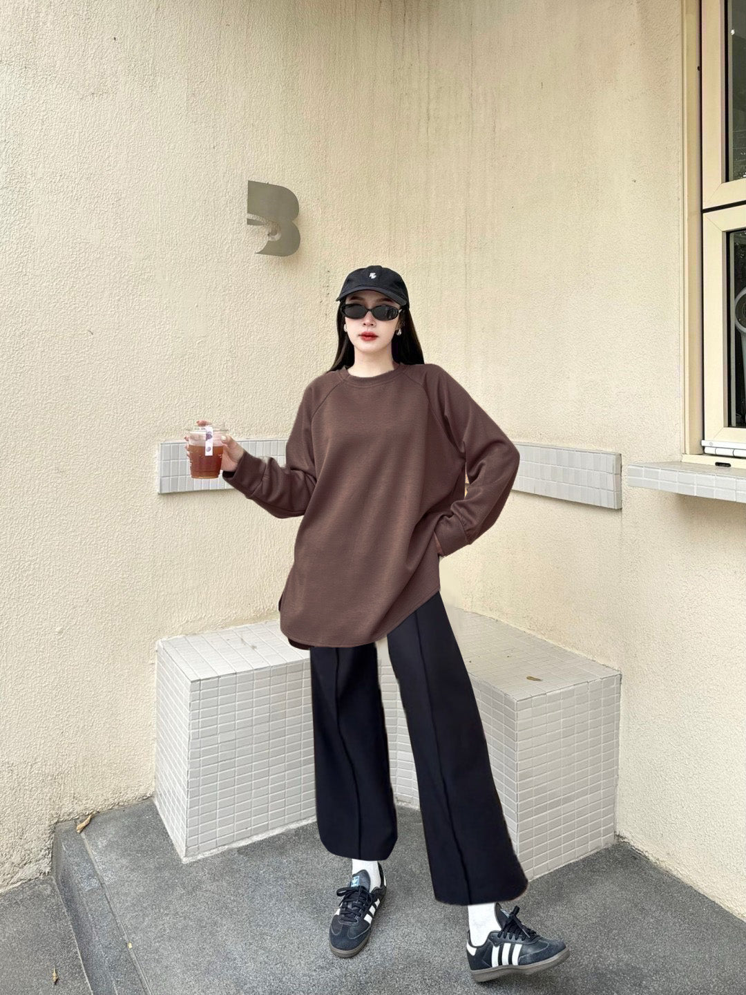 Ari Curved Comfortable Pullover