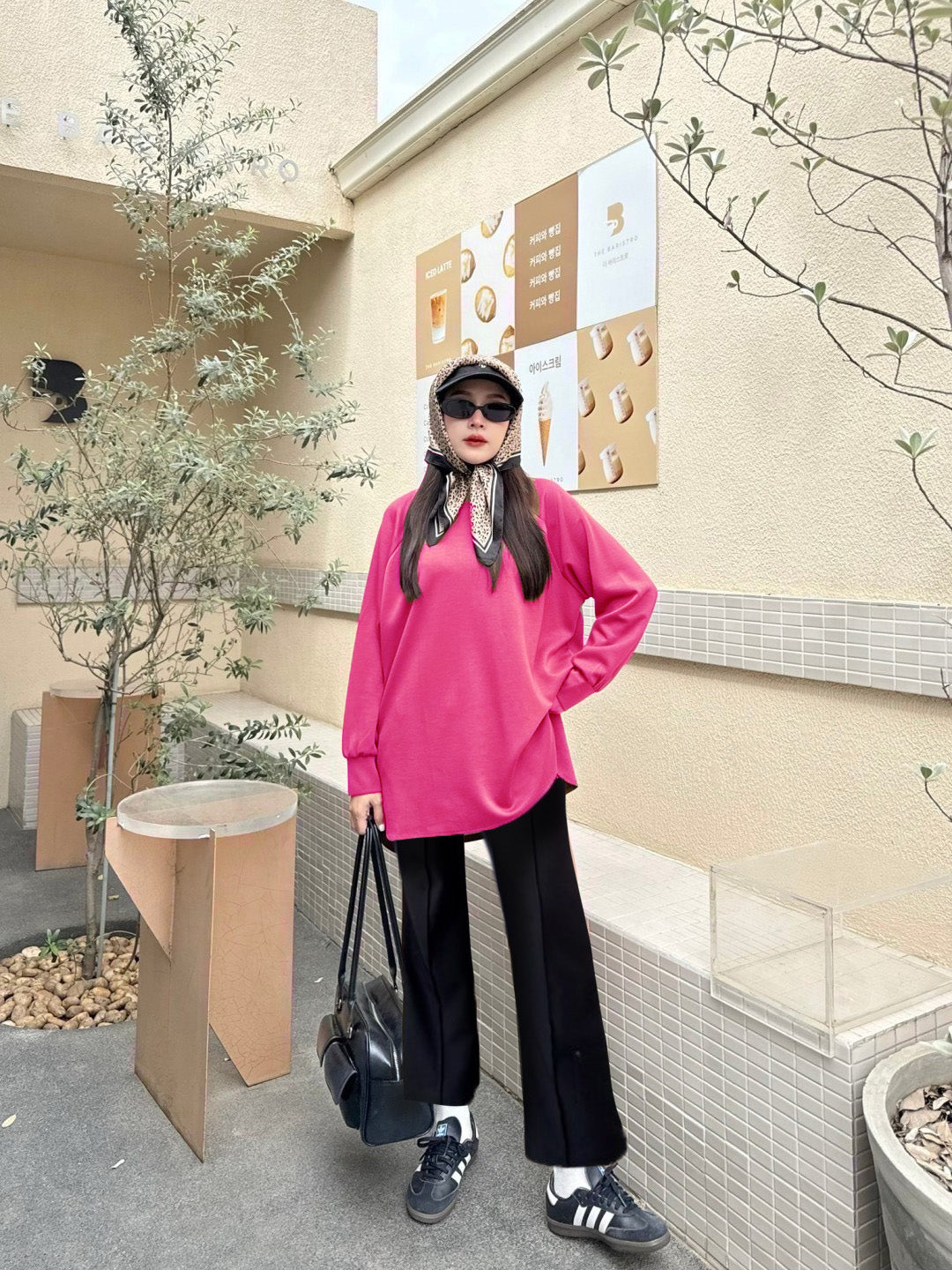 Ari Curved Comfortable Pullover