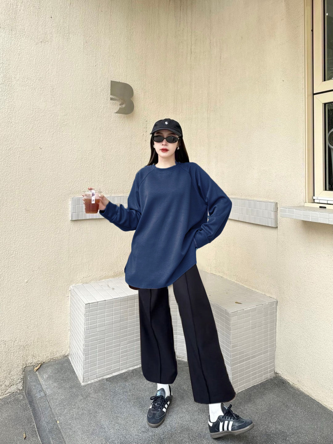 Ari Curved Comfortable Pullover