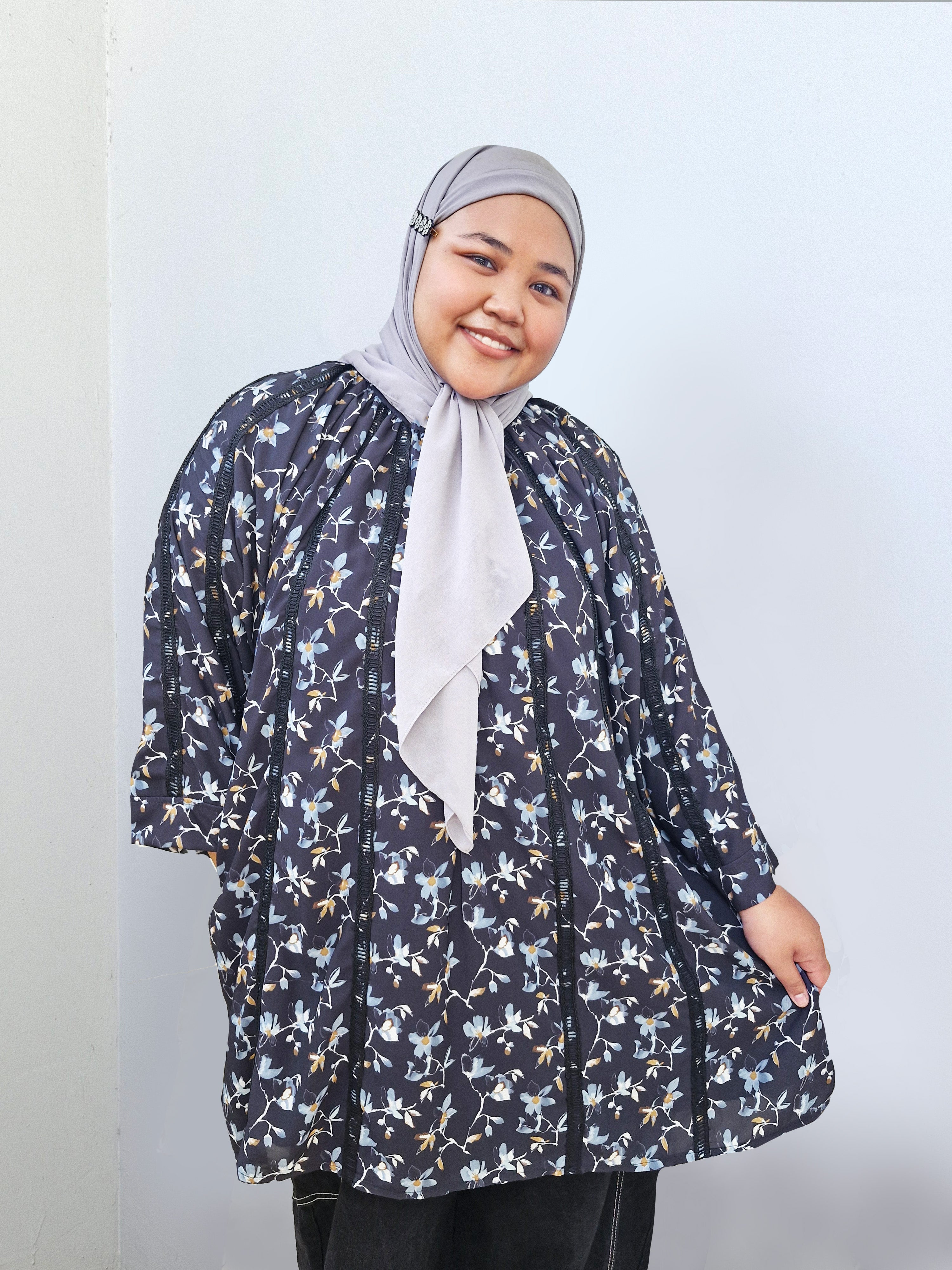Ryla Printed Lace Raglan