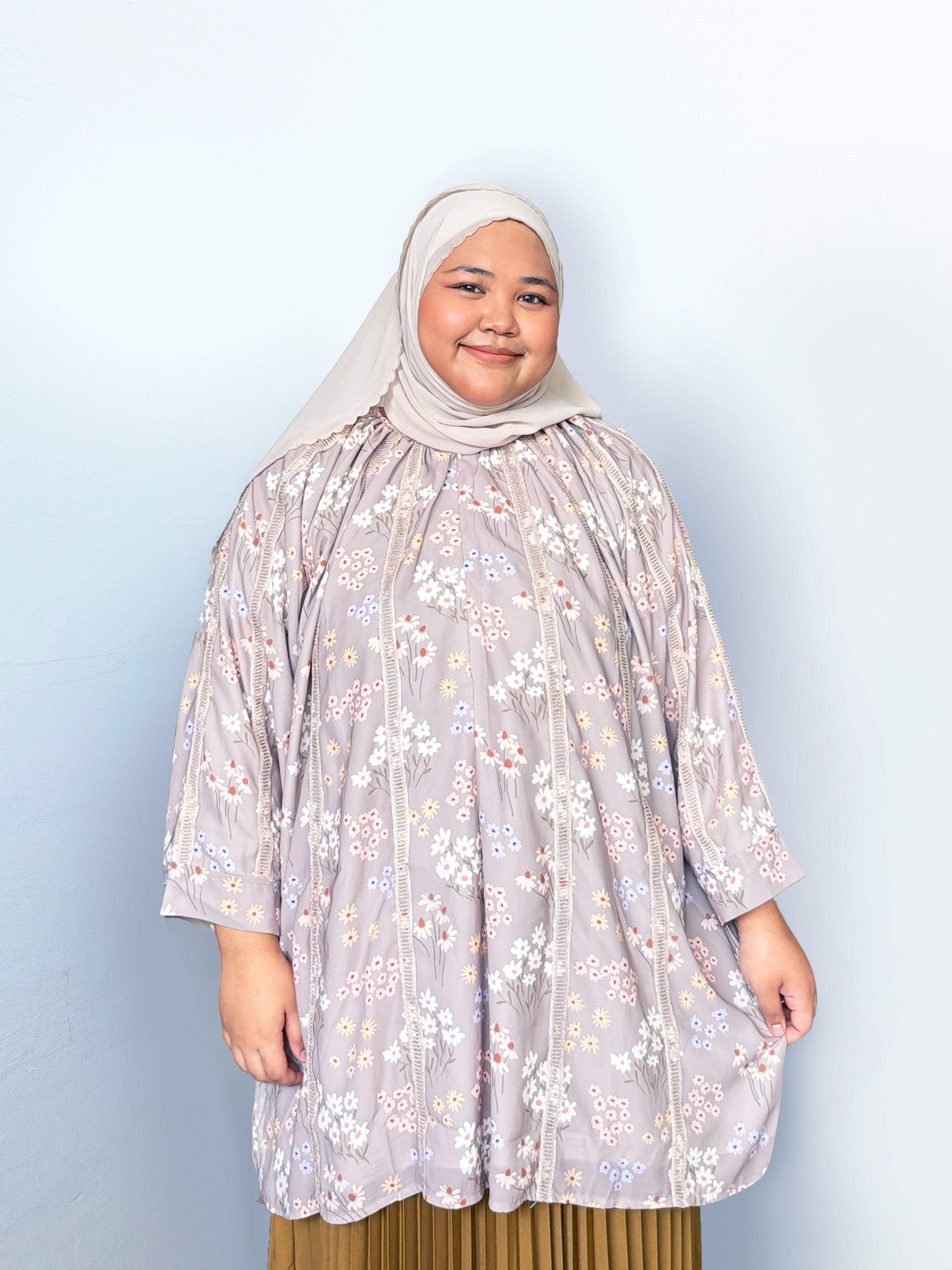 Ryla Printed Lace Raglan